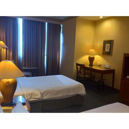 Capital O 914 Makati Palace Hotel Makati City Zewnętrze zdjęcie