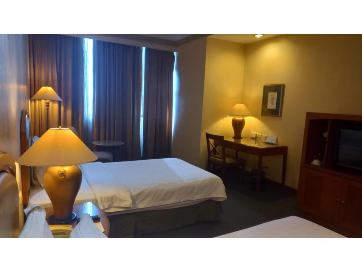 Capital O 914 Makati Palace Hotel Makati City Zewnętrze zdjęcie