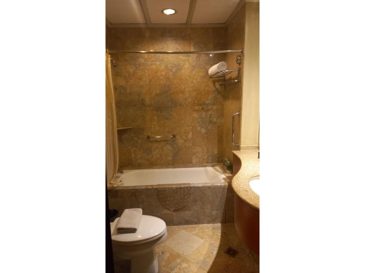 Capital O 914 Makati Palace Hotel Makati City Zewnętrze zdjęcie