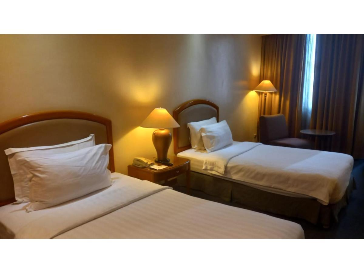 Capital O 914 Makati Palace Hotel Makati City Zewnętrze zdjęcie