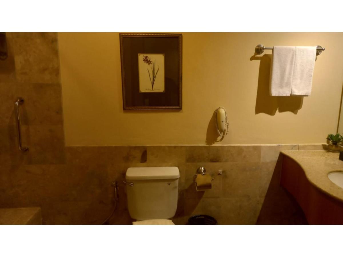 Capital O 914 Makati Palace Hotel Makati City Zewnętrze zdjęcie